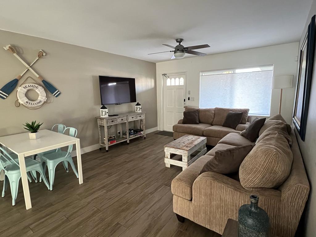 1050 NW 45th St