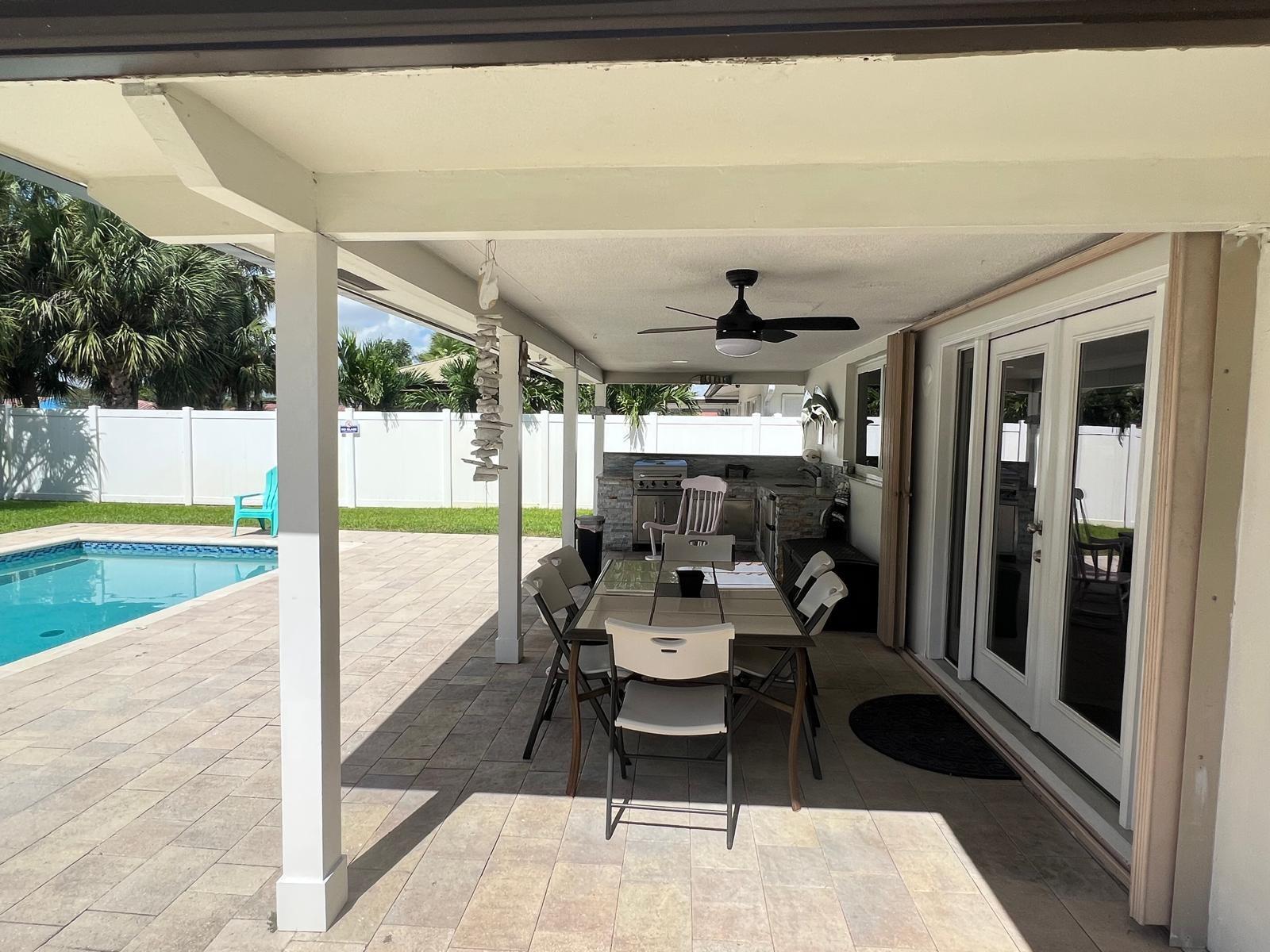 1050 NW 45th St