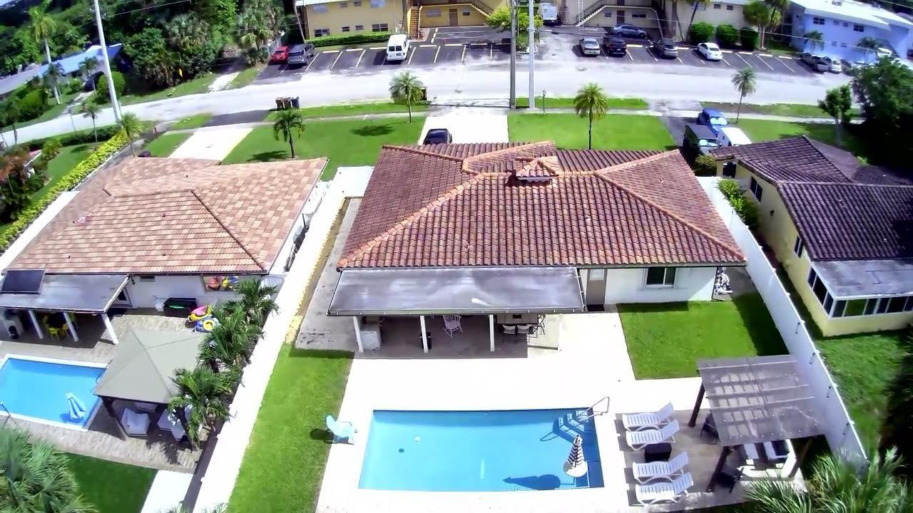 1050 NW 45th St