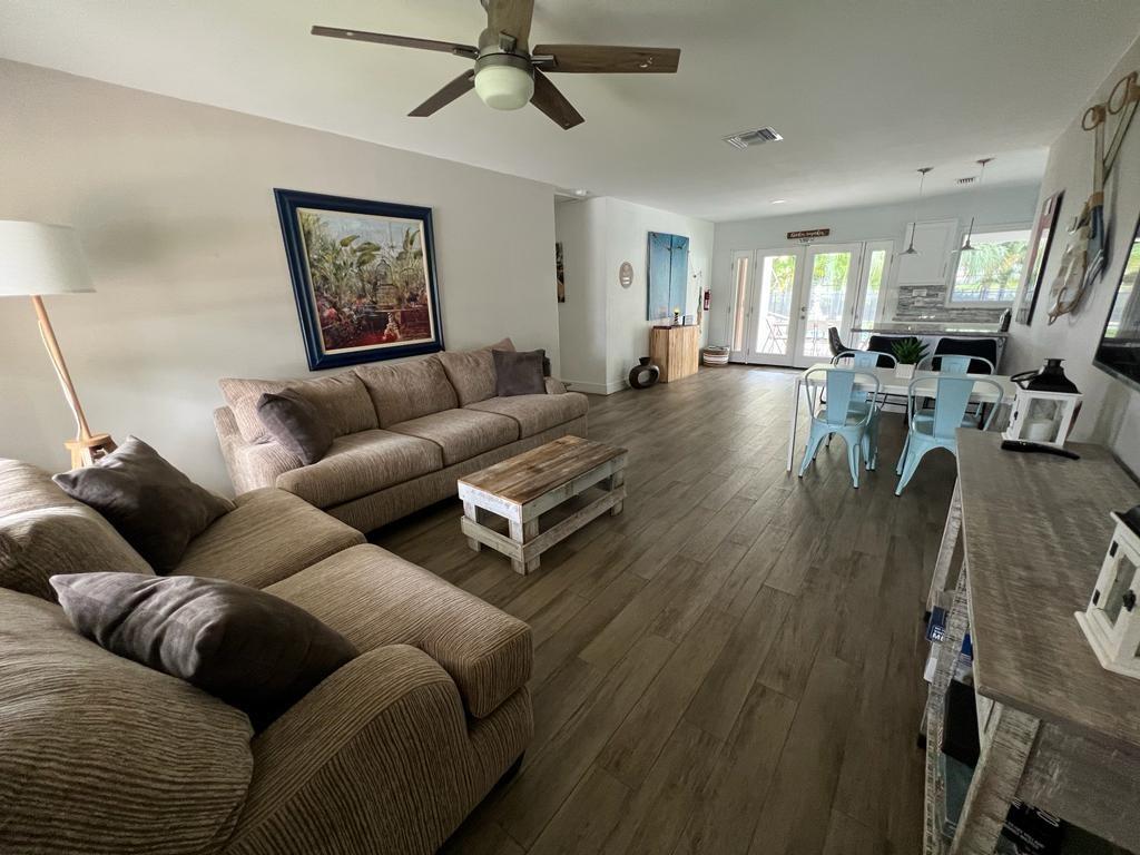 1050 NW 45th St
