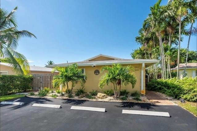 842 SW 12th Court 844