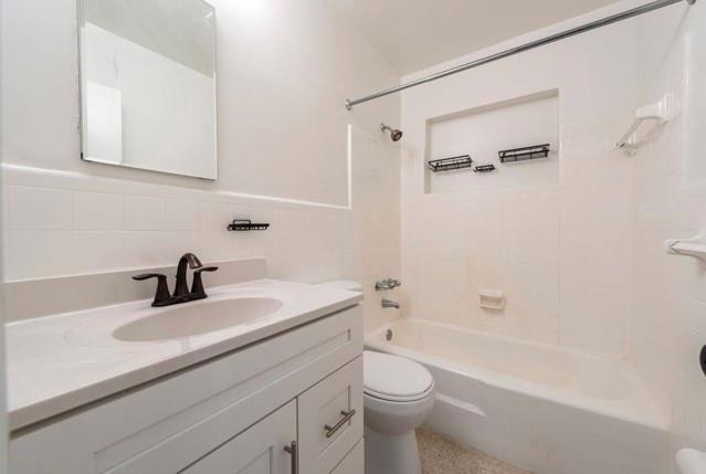 842 SW 12th Court 844