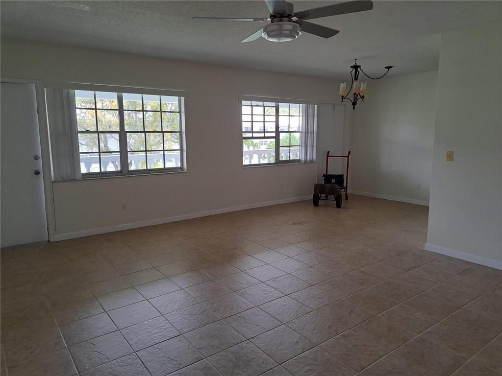 2455 NE 51st St E307