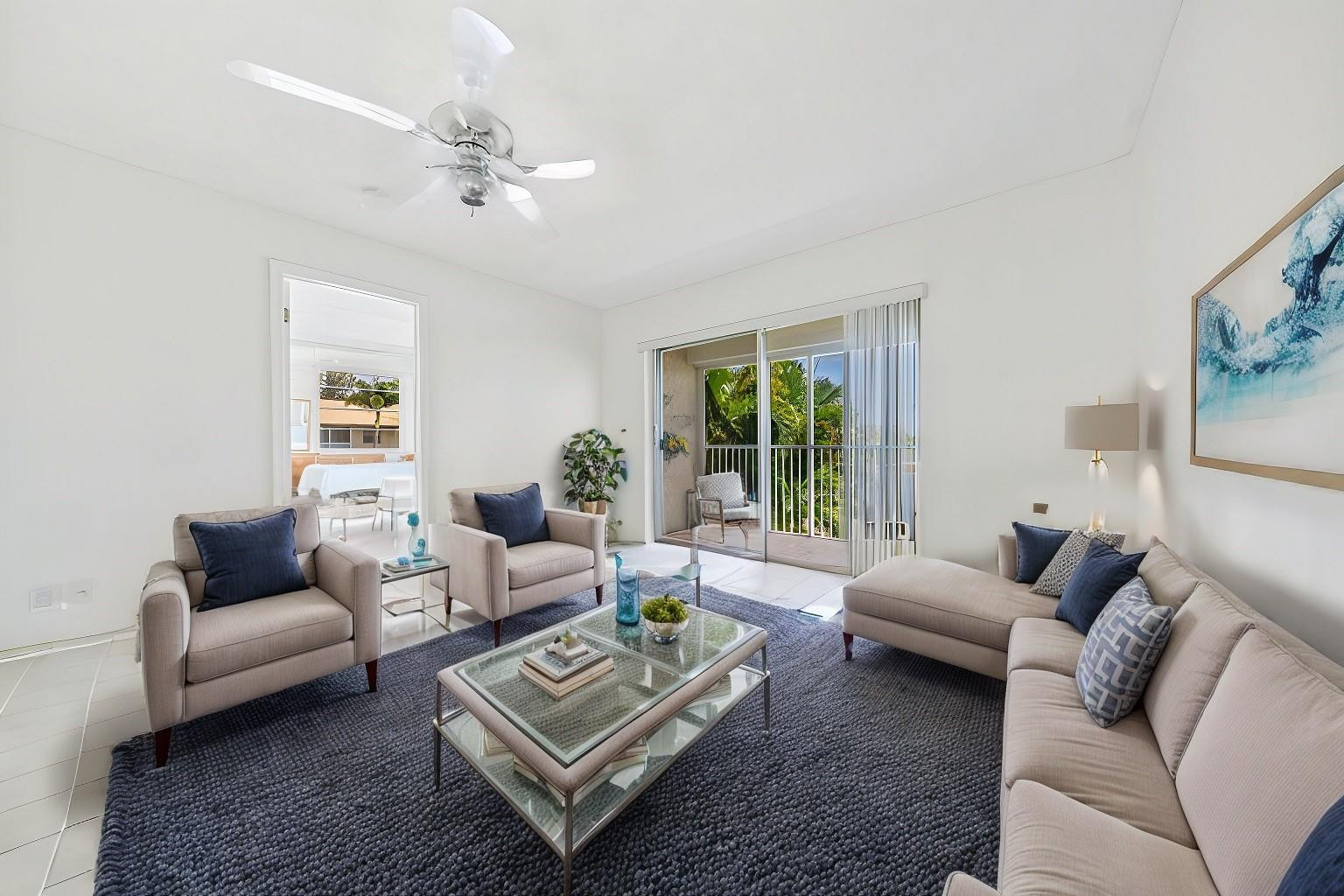 5541 Lakeside Drive 201