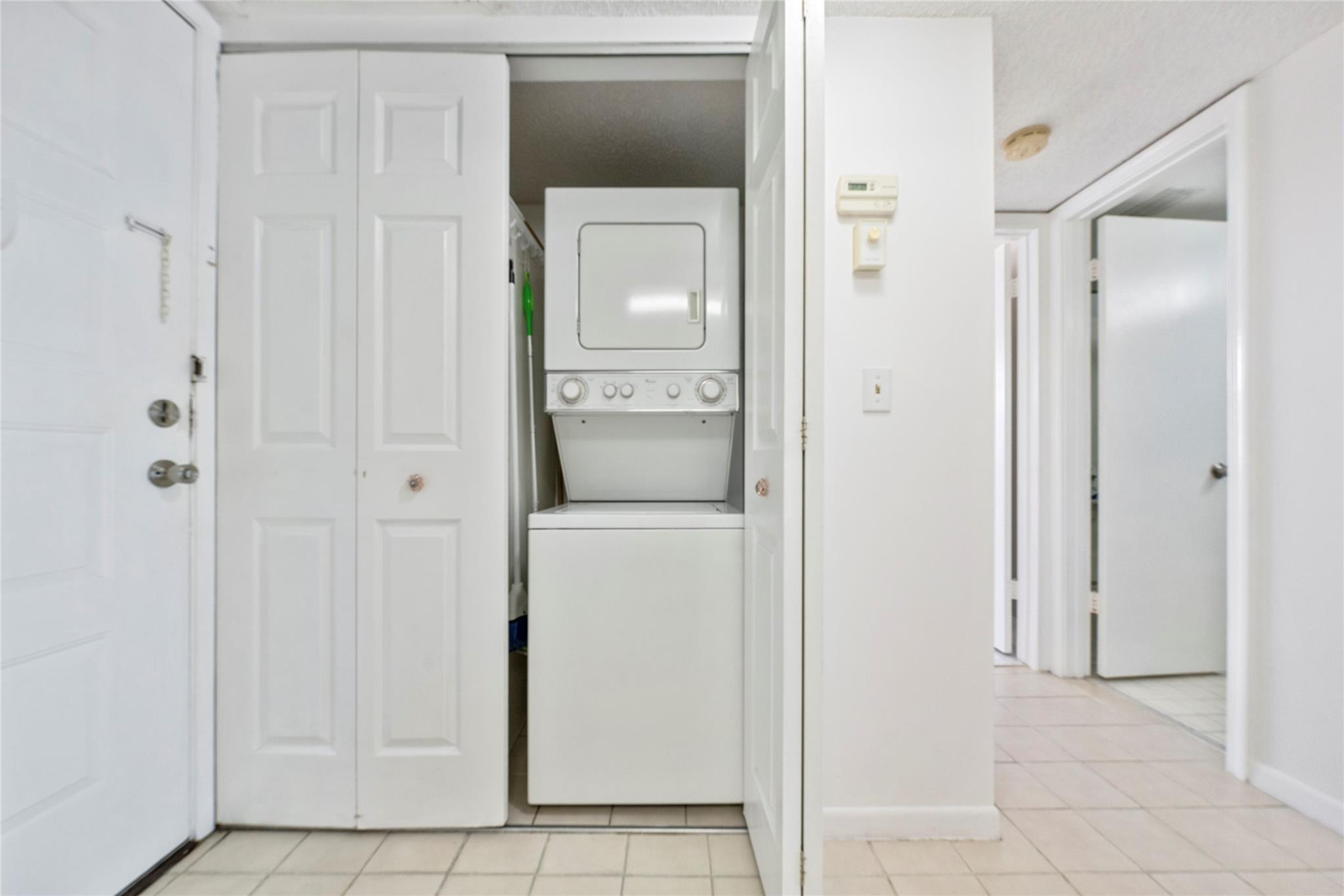 5541 Lakeside Drive 201