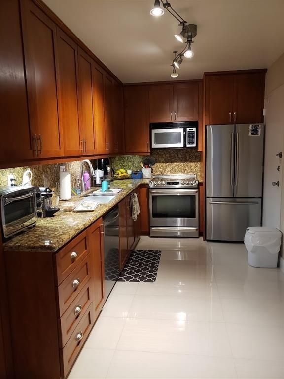 4250 Galt Ocean Dr 14R