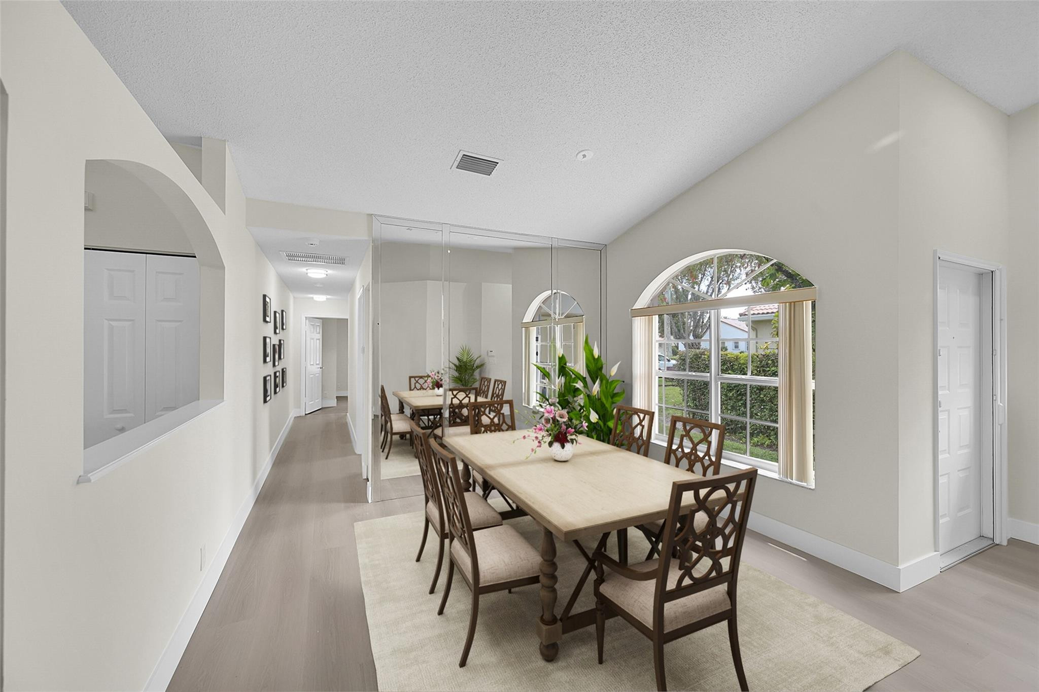 6141 Heliconia Rd