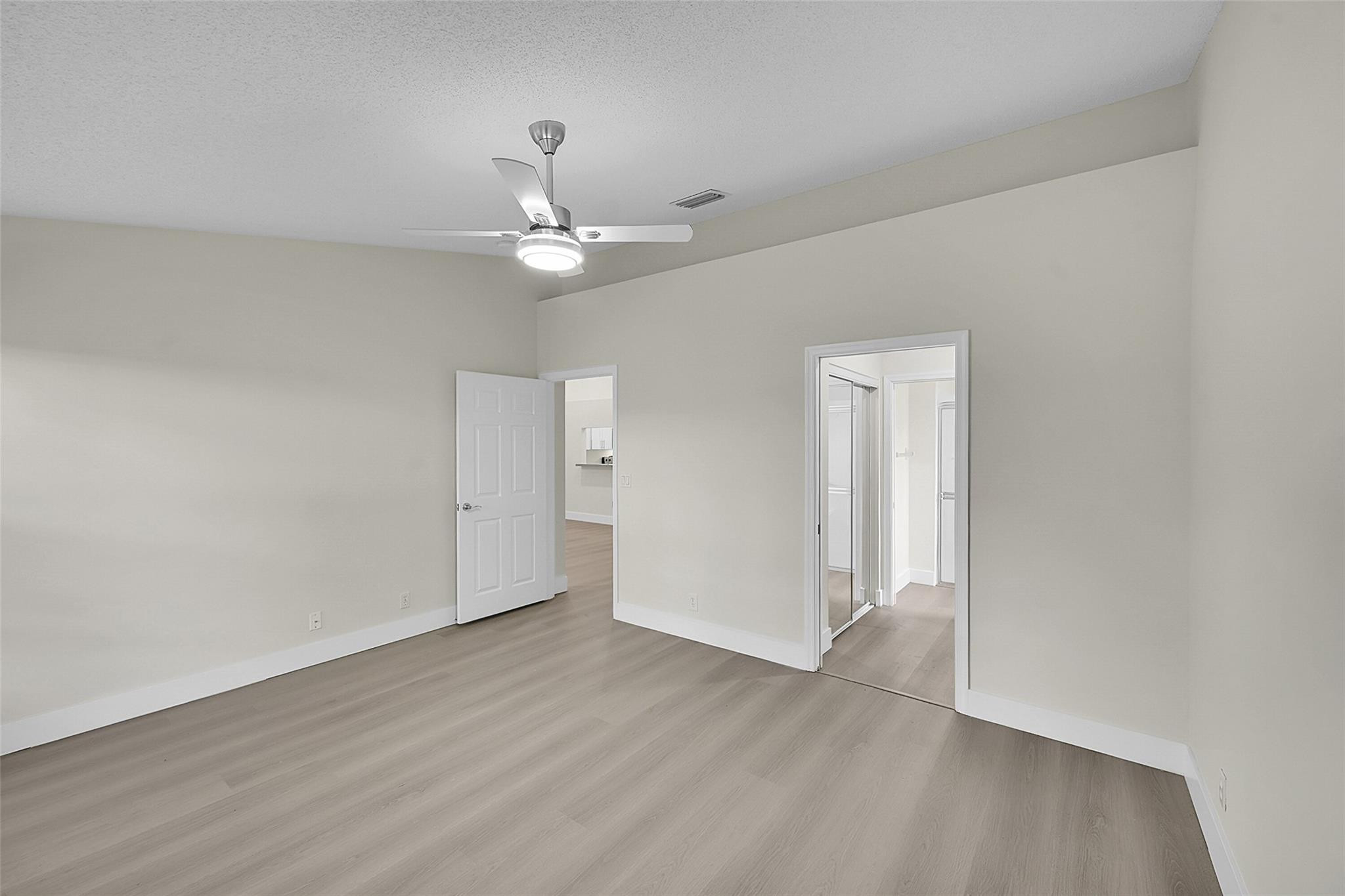 6141 Heliconia Rd