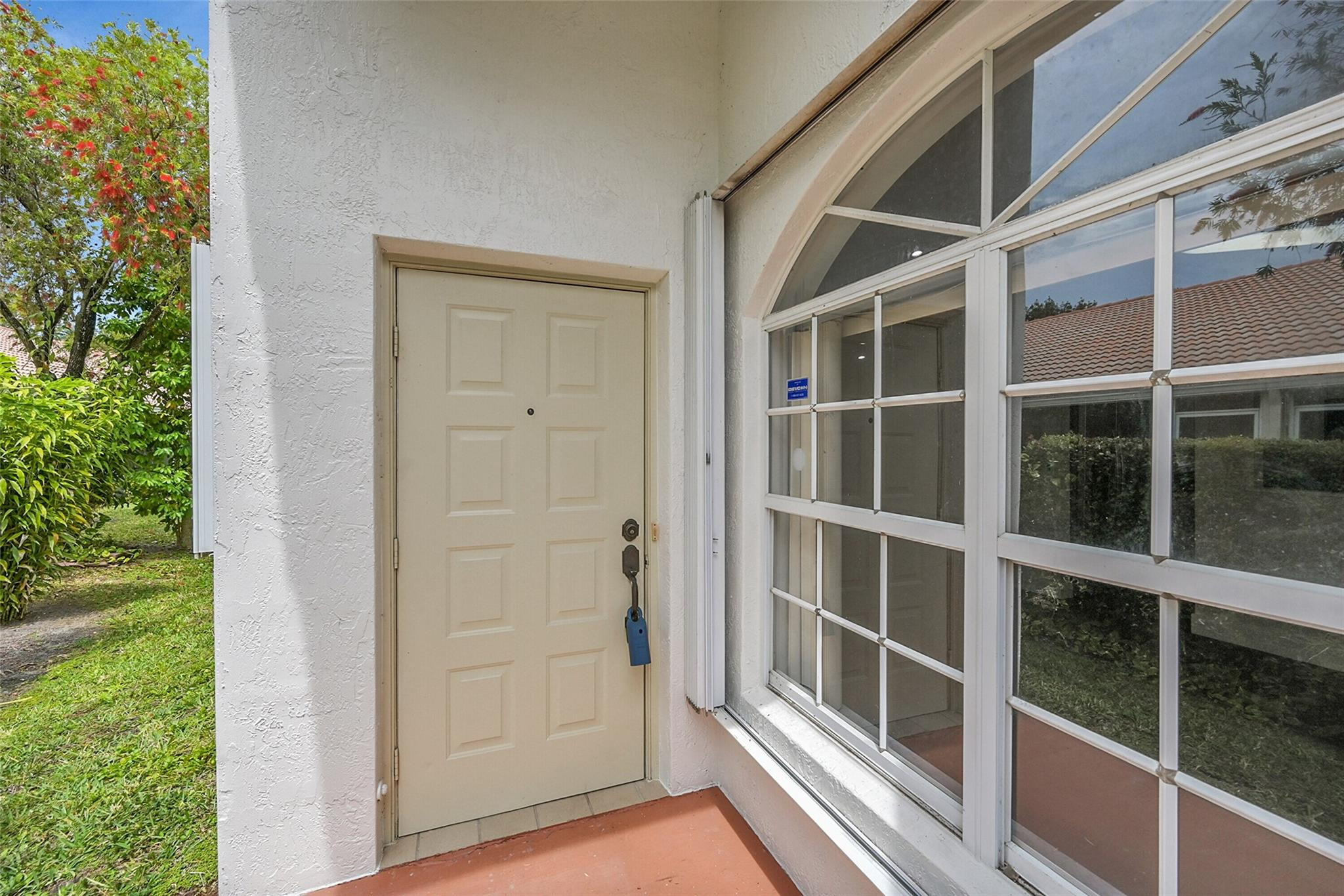 6141 Heliconia Rd