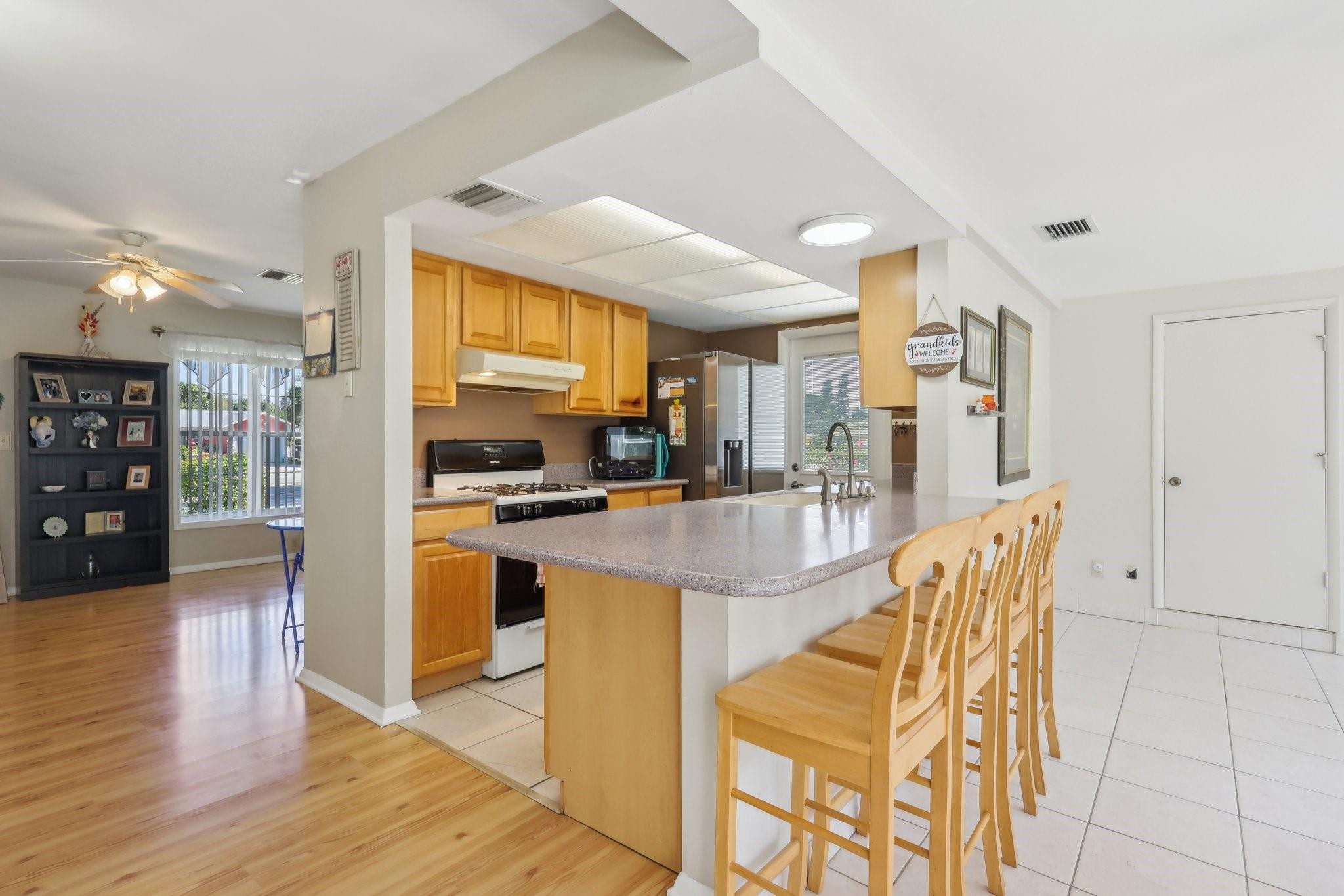252 NE Floresta Dr