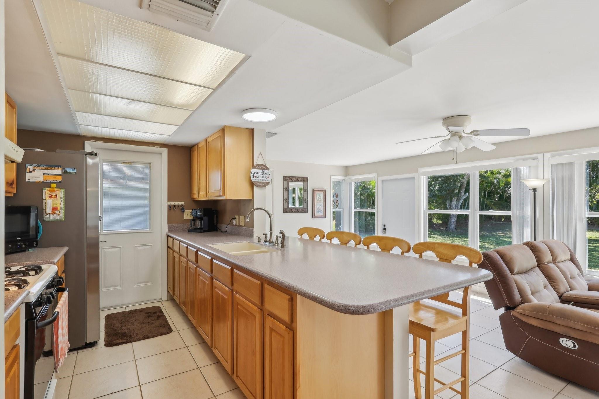 252 NE Floresta Dr