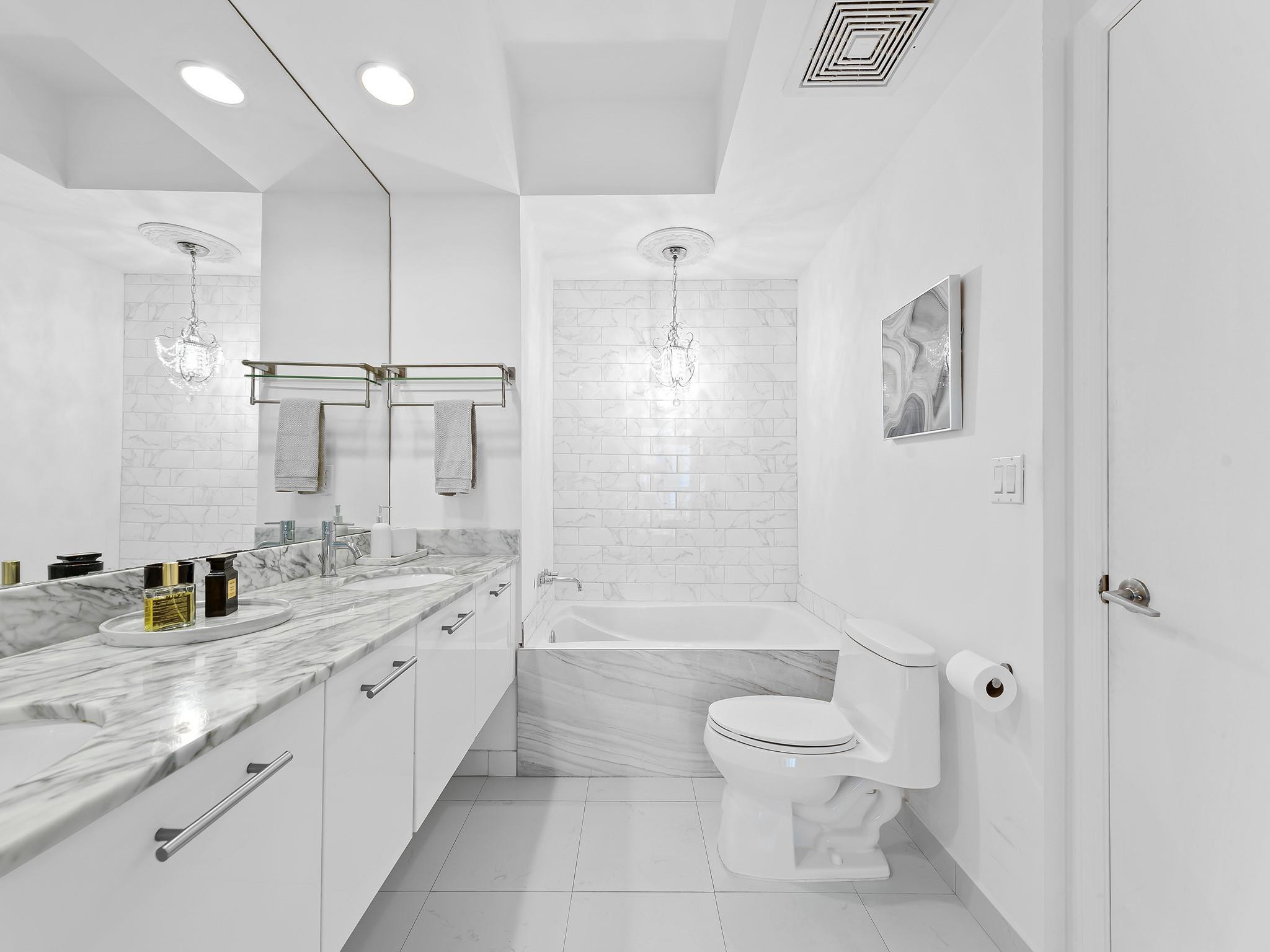 55 SE 6th Street 1200