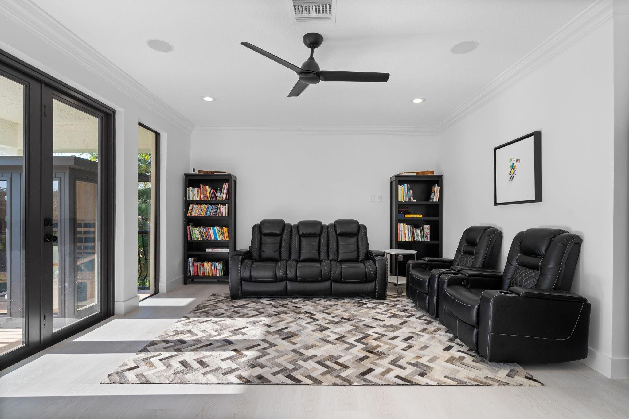 3747 Saratoga Lane