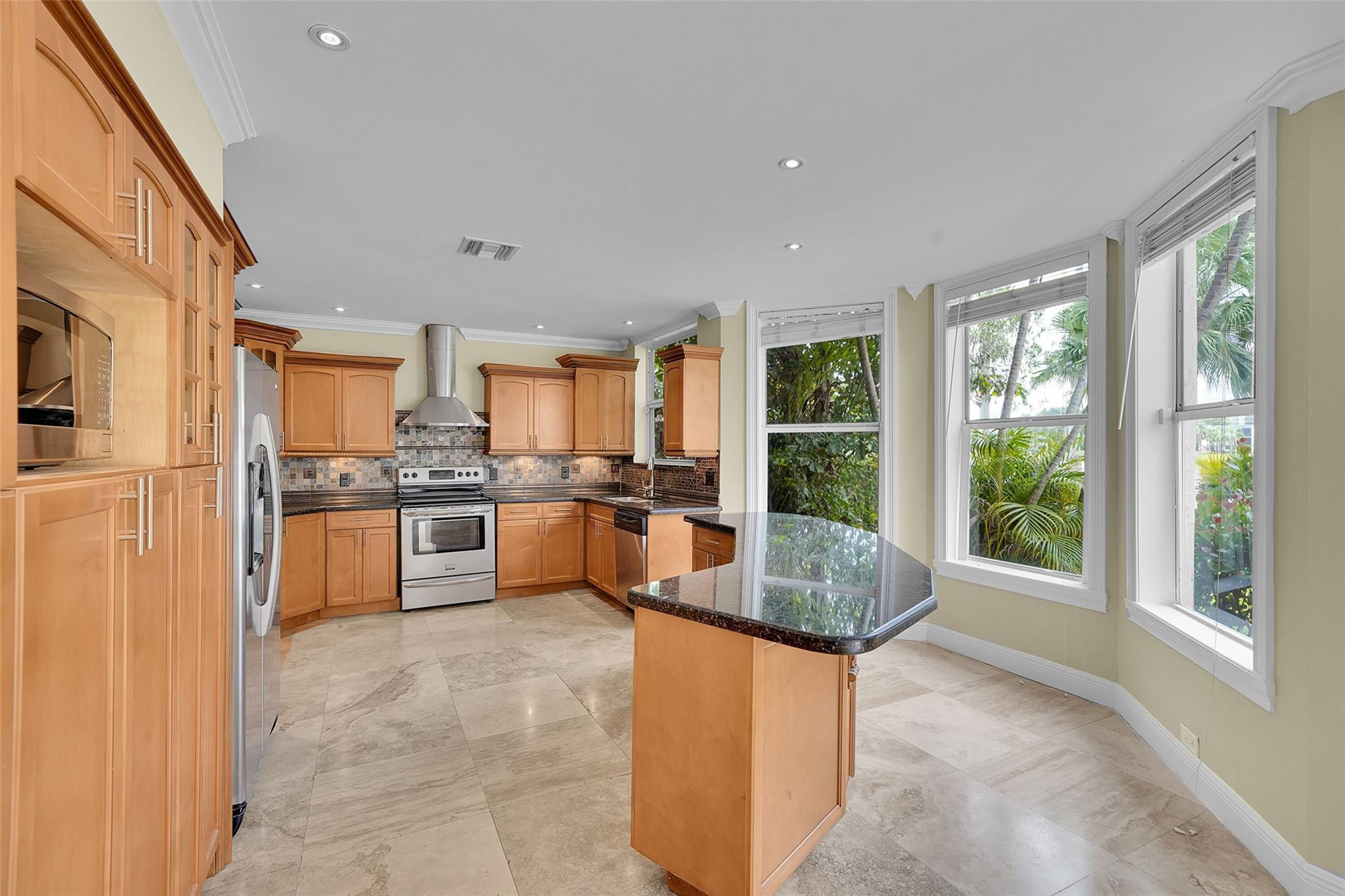 16250 La Costa Dr