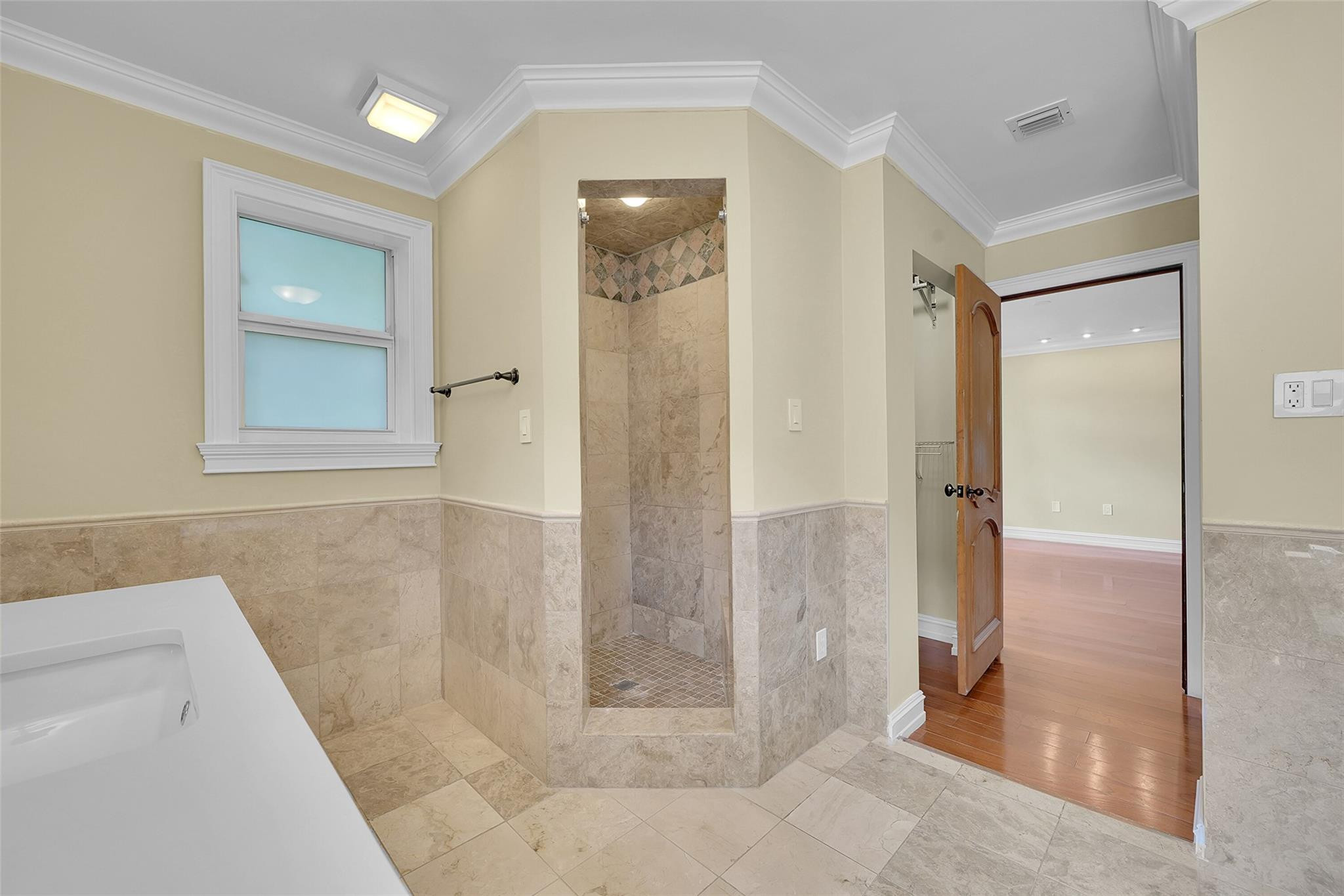 16250 La Costa Dr