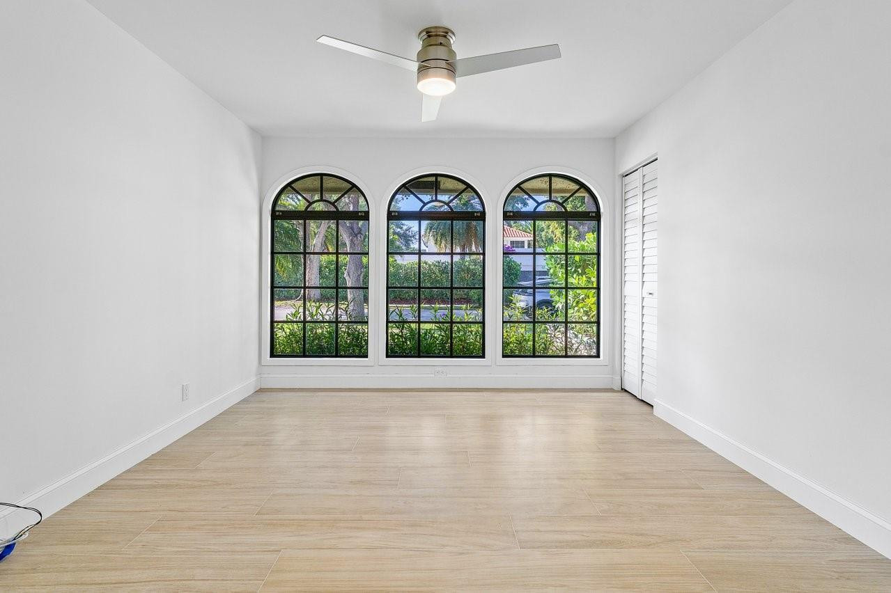 2715 NW 28th St