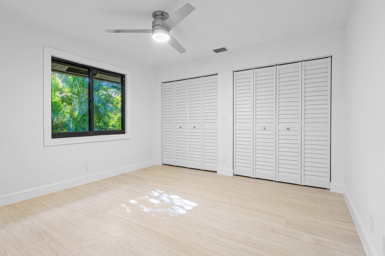 2715 NW 28th St