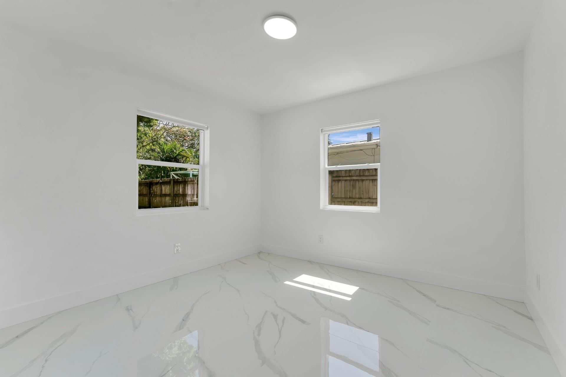 3560 NE 13th Ave