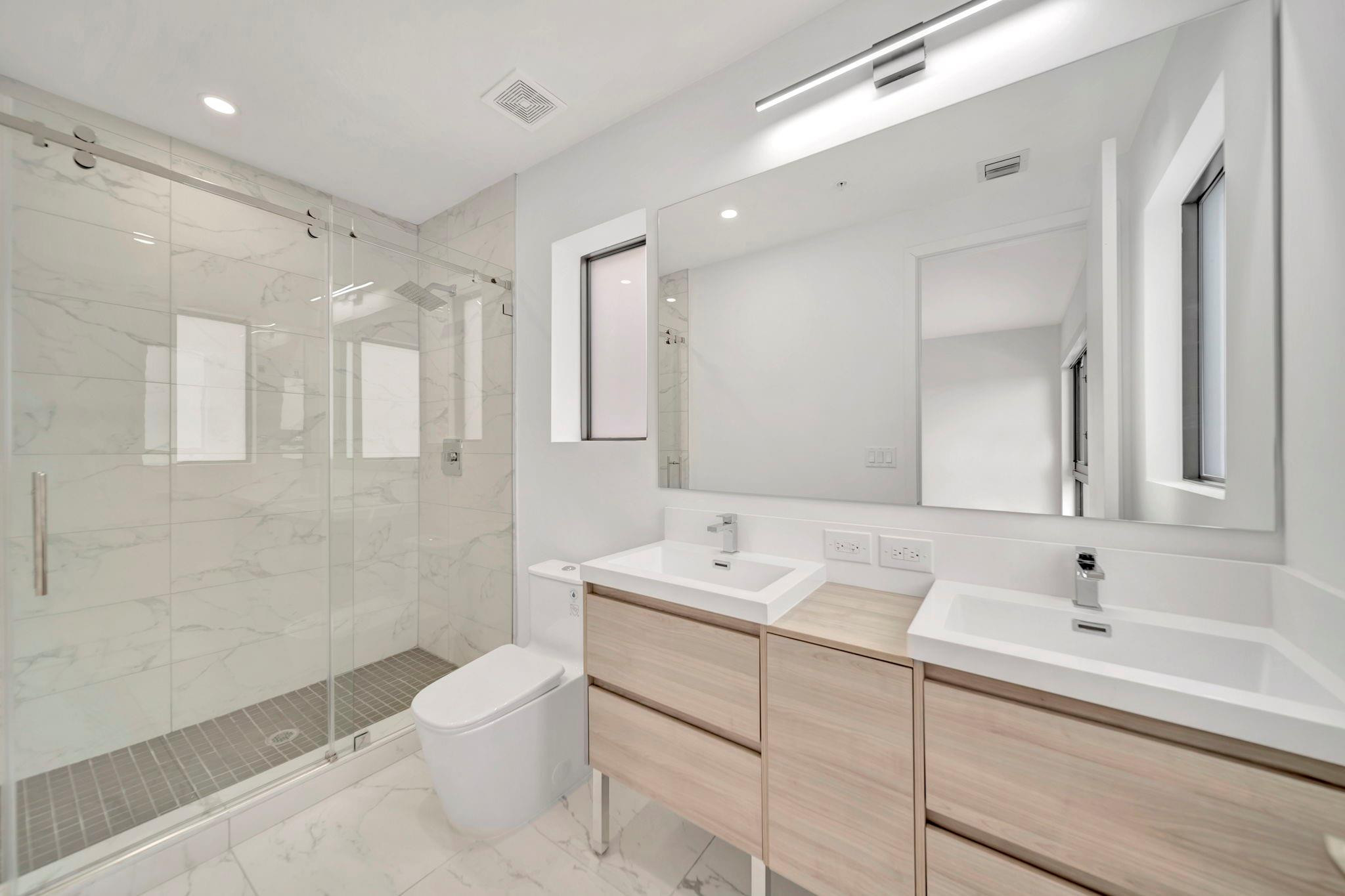 4224 NE 7th Ter