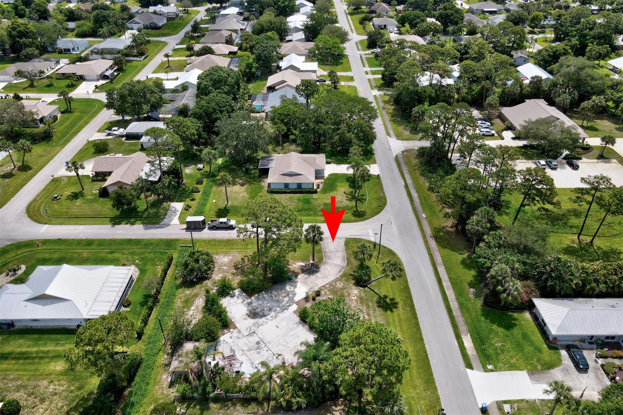 702 Lake Dr