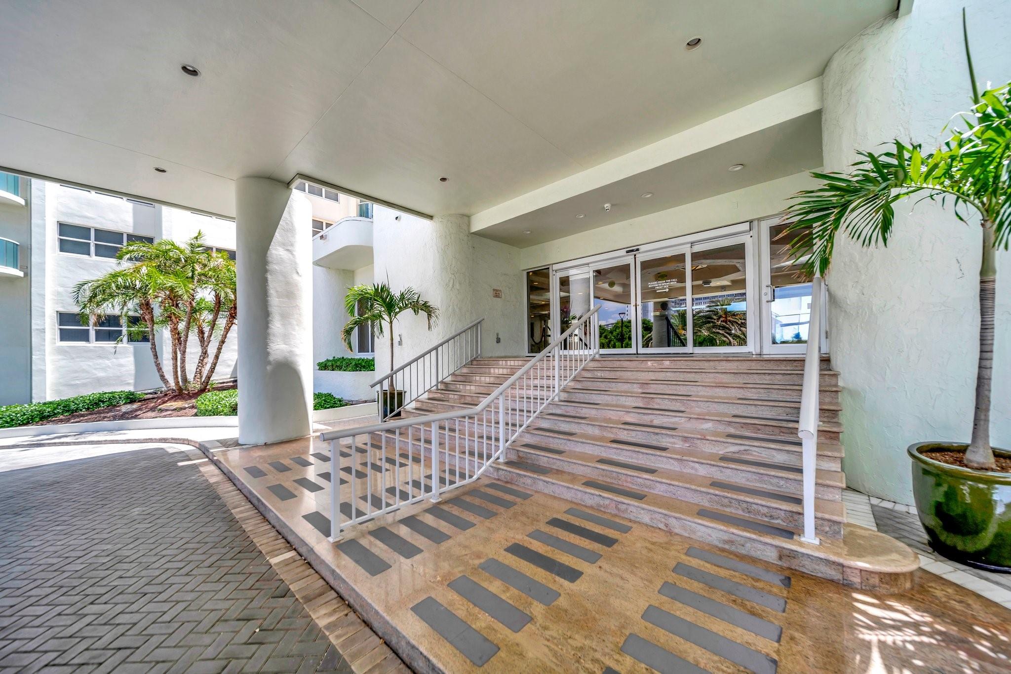 3400 Galt Ocean Dr 407S