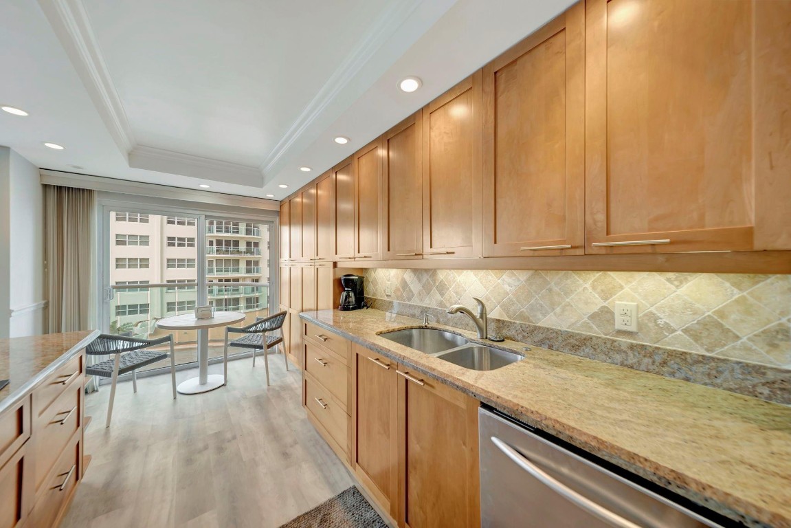 3400 Galt Ocean Dr 407S