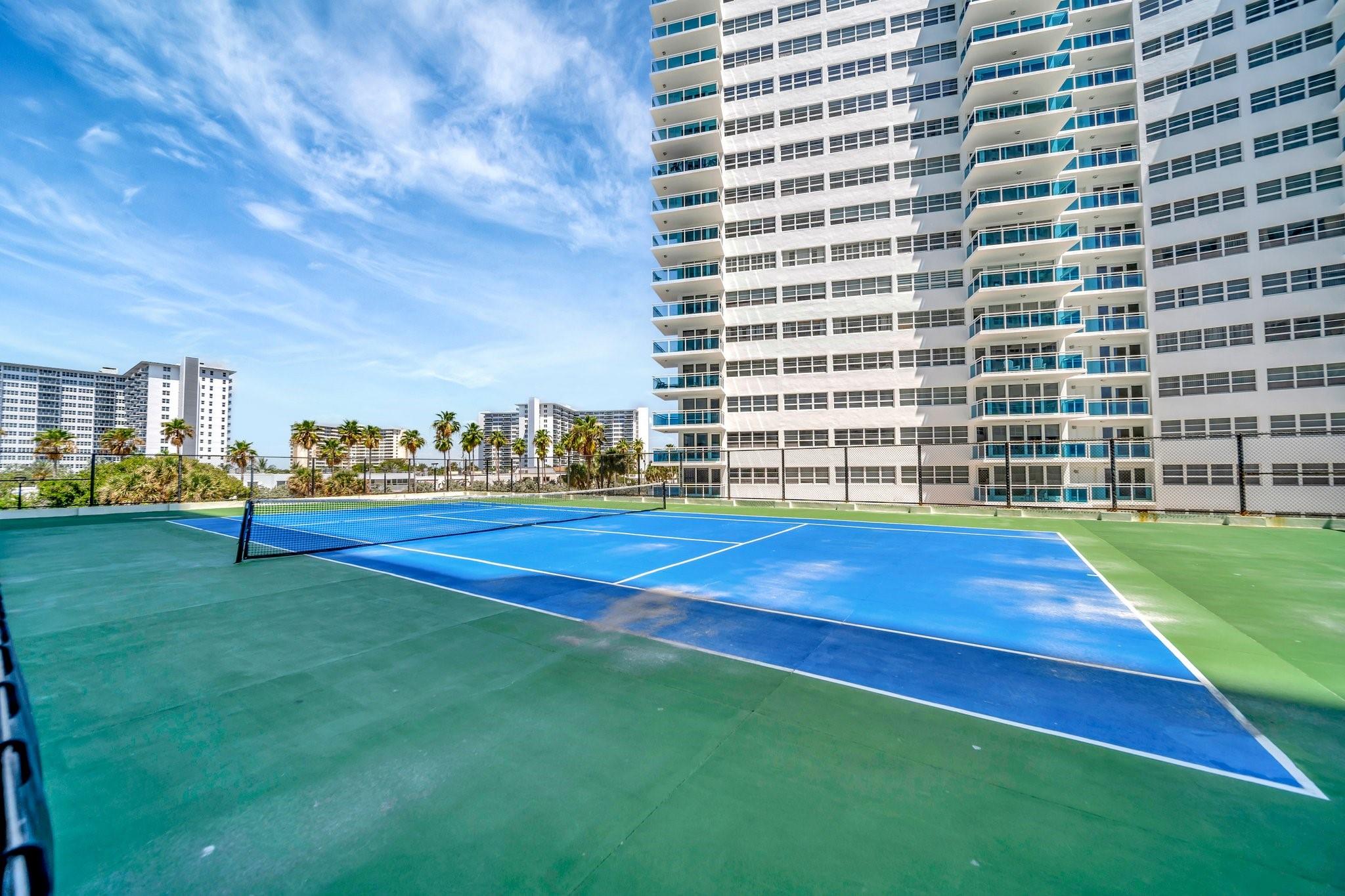 3400 Galt Ocean Dr 407S