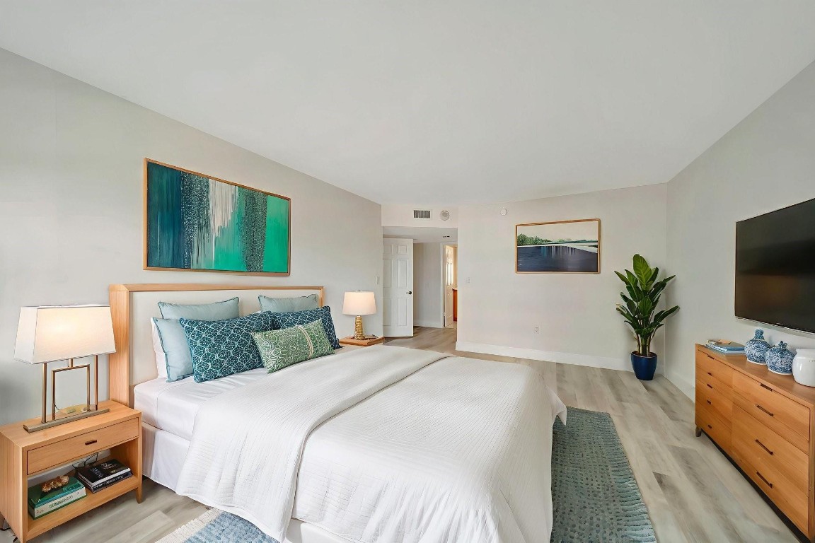 3400 Galt Ocean Dr 407S