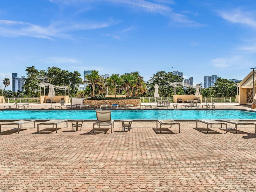 20379 W Country Club Drive 540