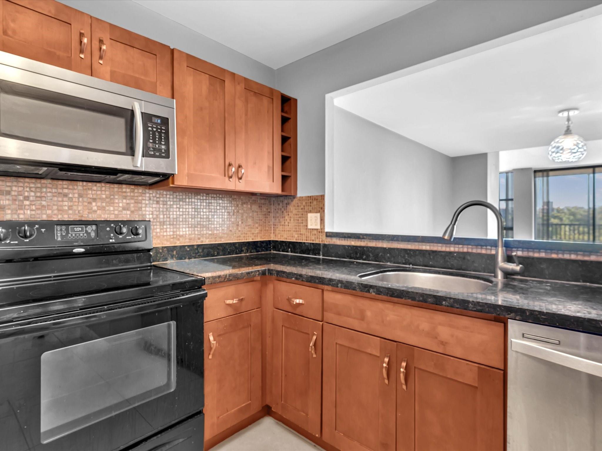 20379 W Country Club Dr 540