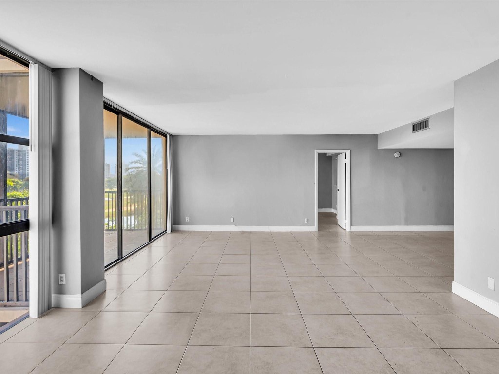 20379 W Country Club Drive 540