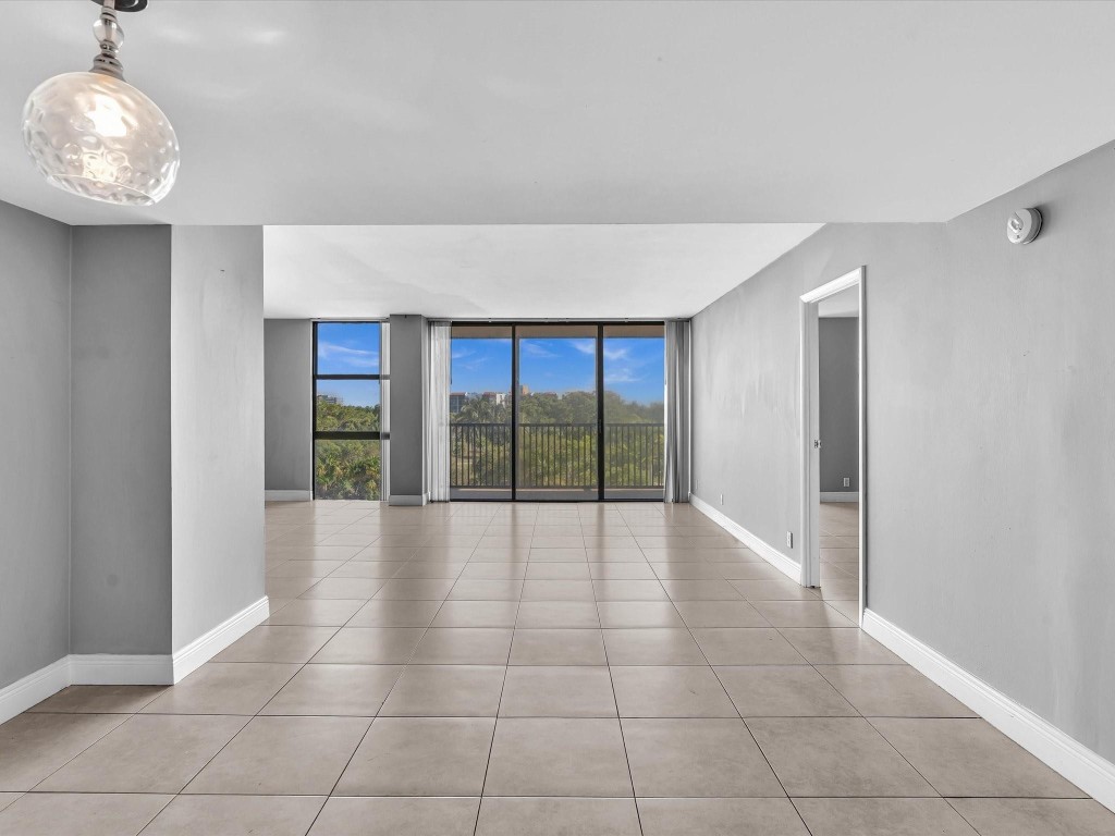 20379 W Country Club Drive 540