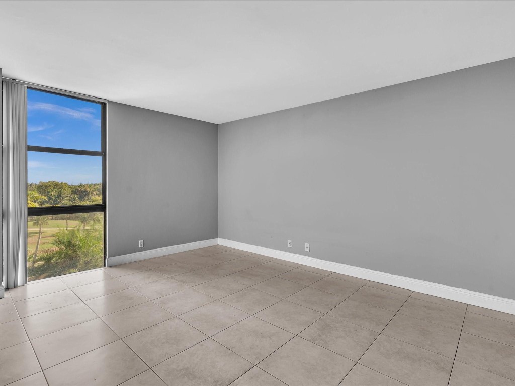 20379 W Country Club Drive 540