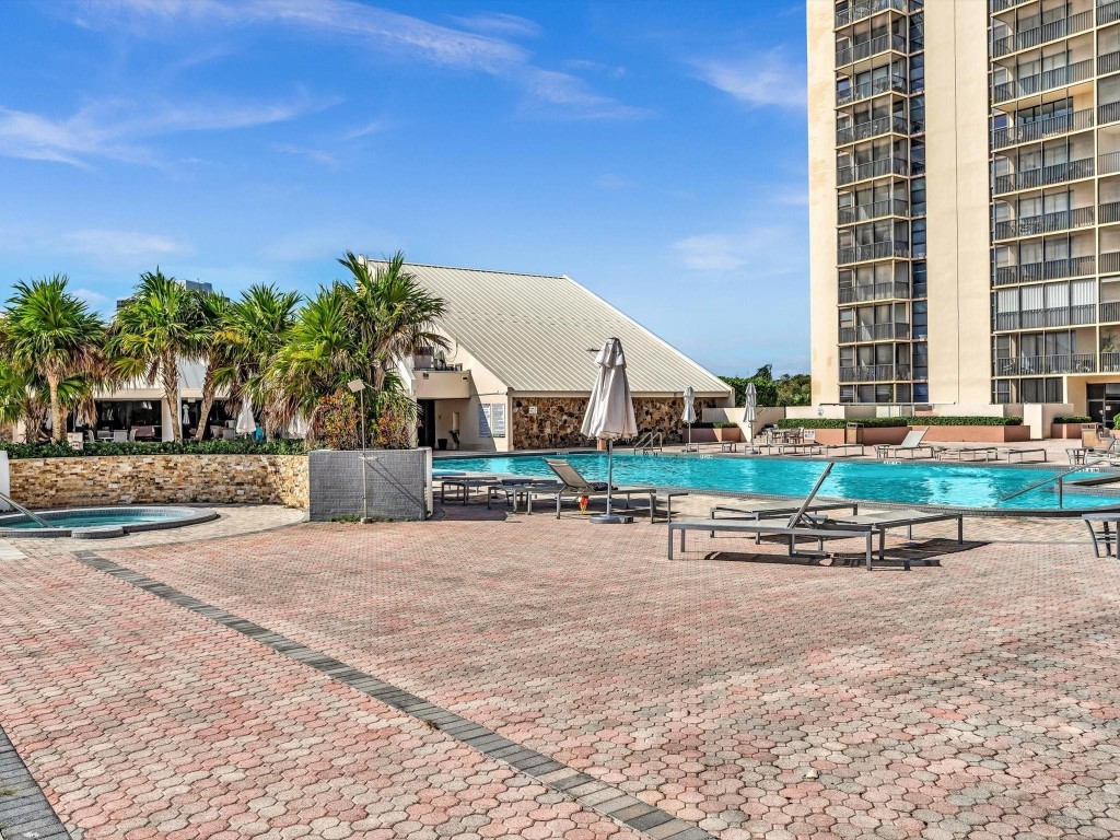 20379 W Country Club Drive 540