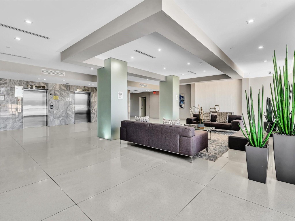 20379 W Country Club Drive 540