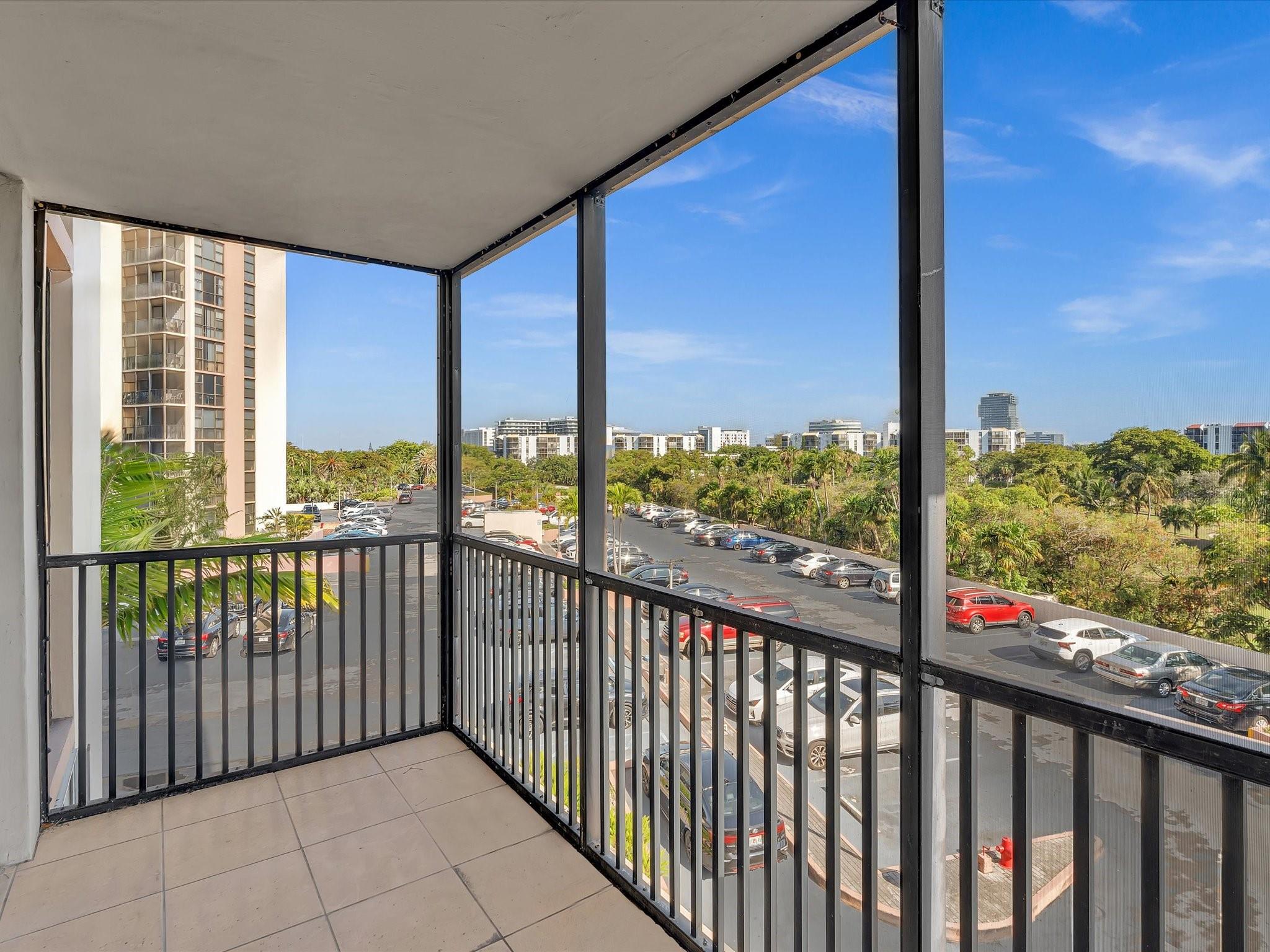 20379 W Country Club Dr 540