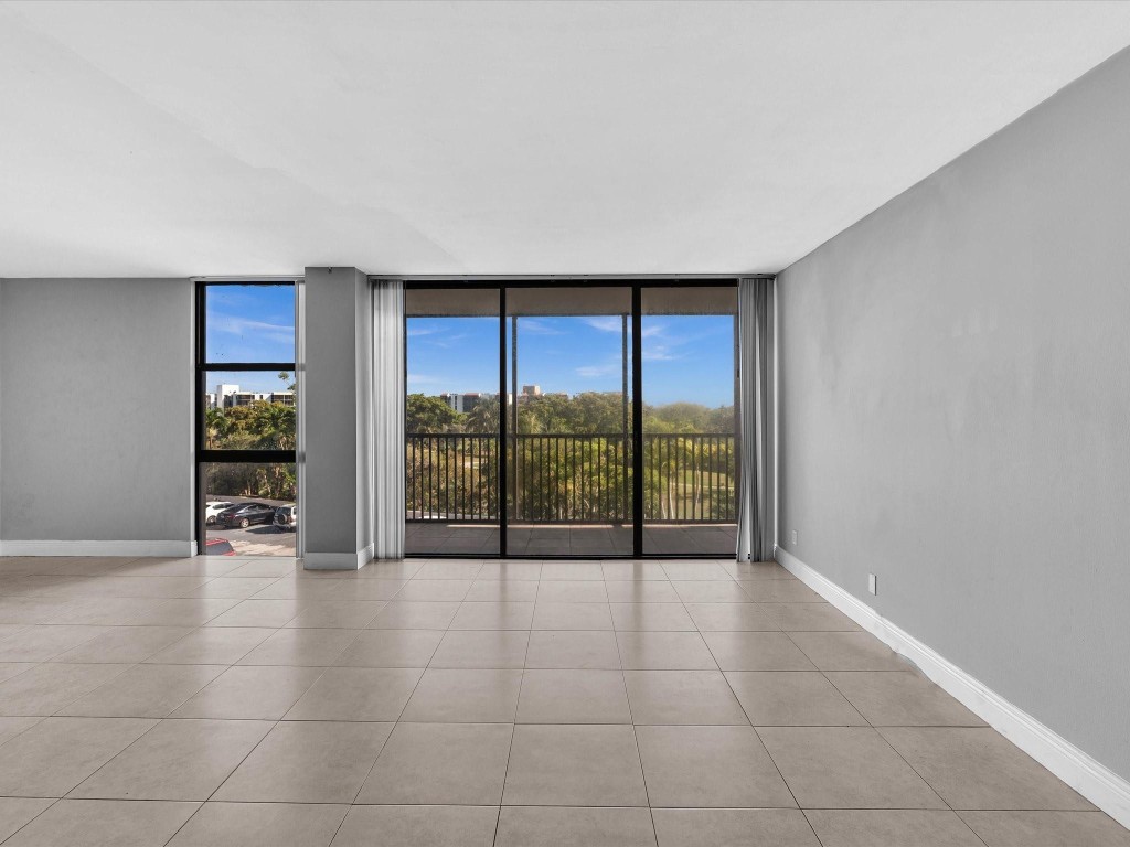 20379 W Country Club Drive 540