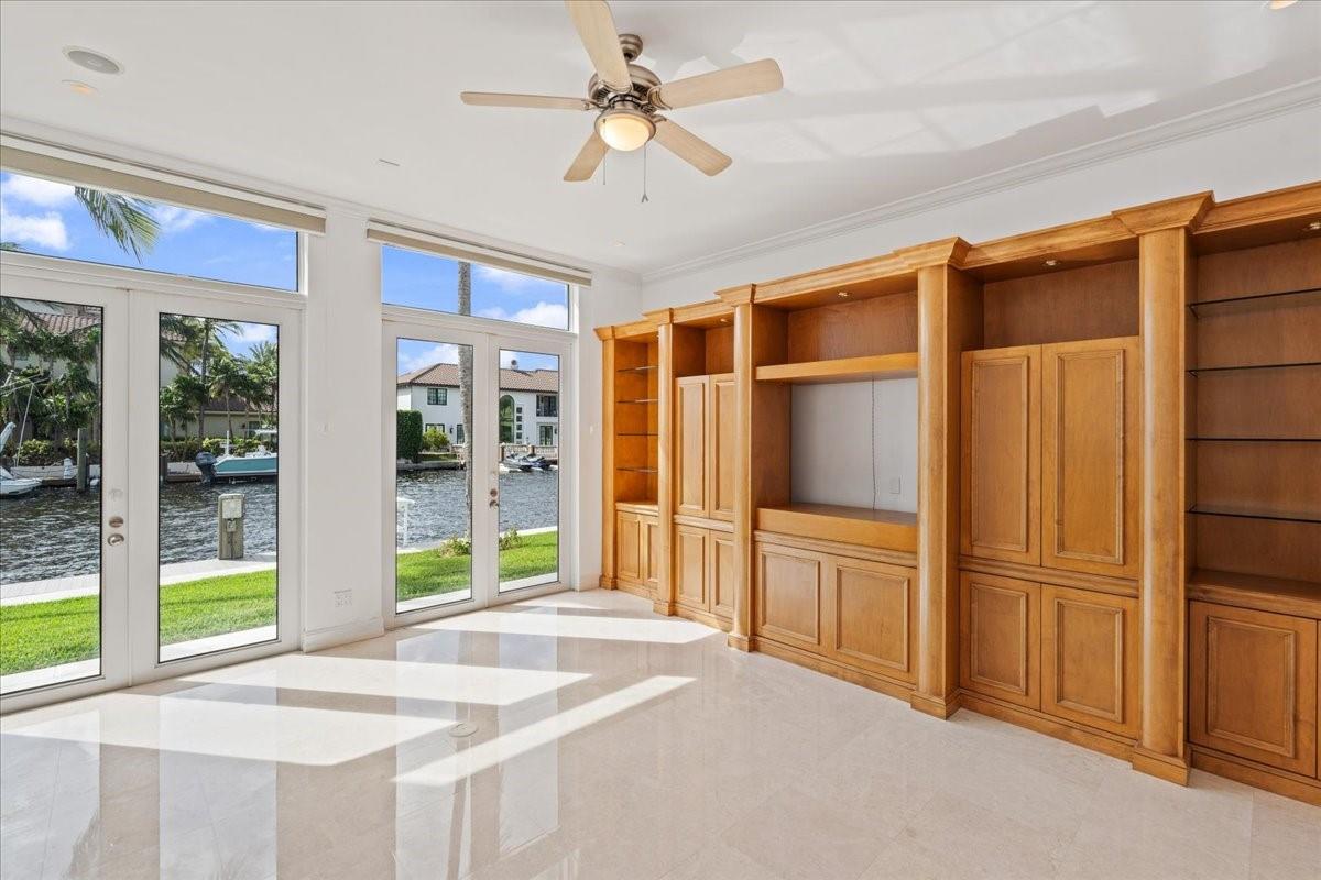 978 Dogwood Dr