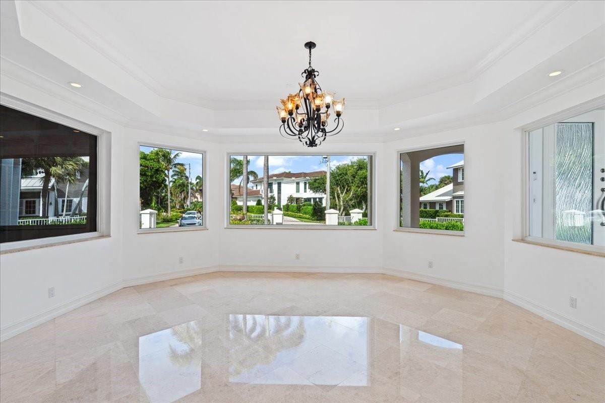 978 Dogwood Dr