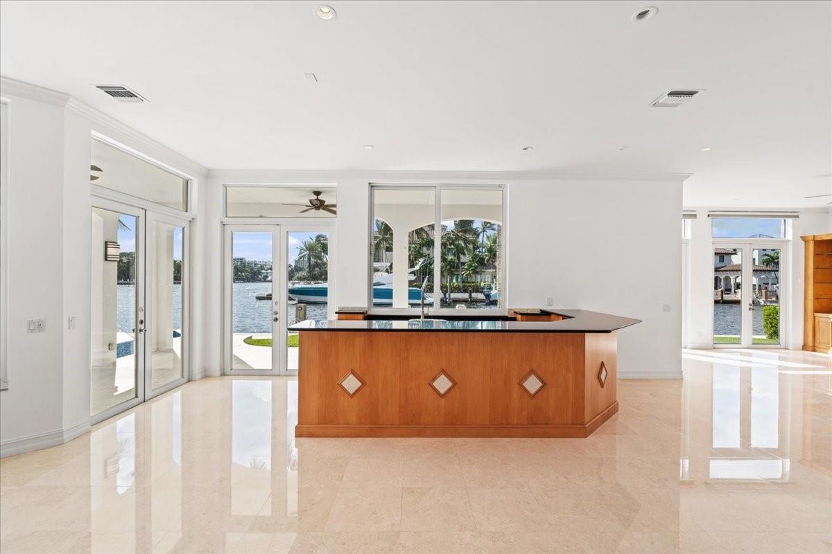 978 Dogwood Dr