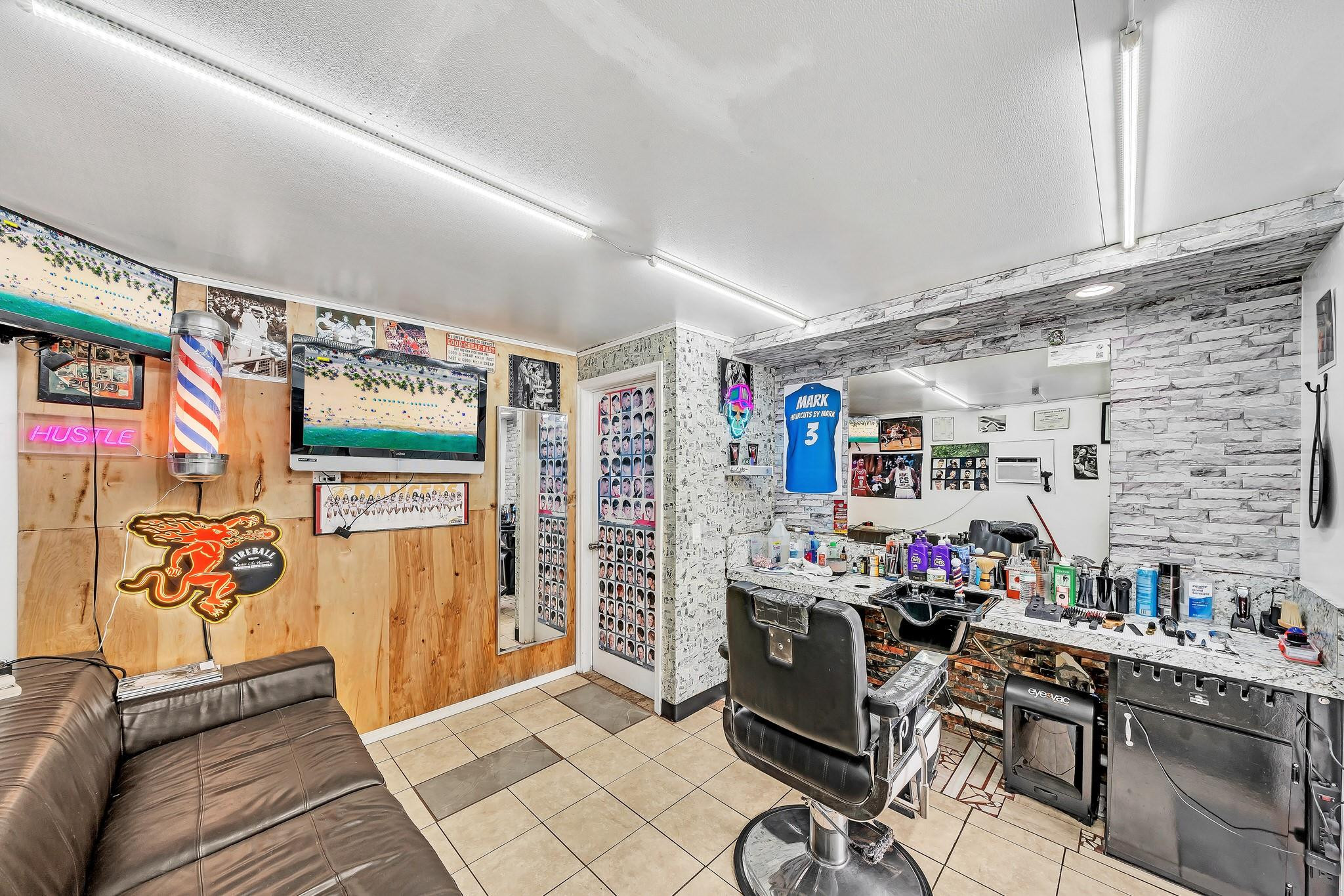 9976 Liberty Rd