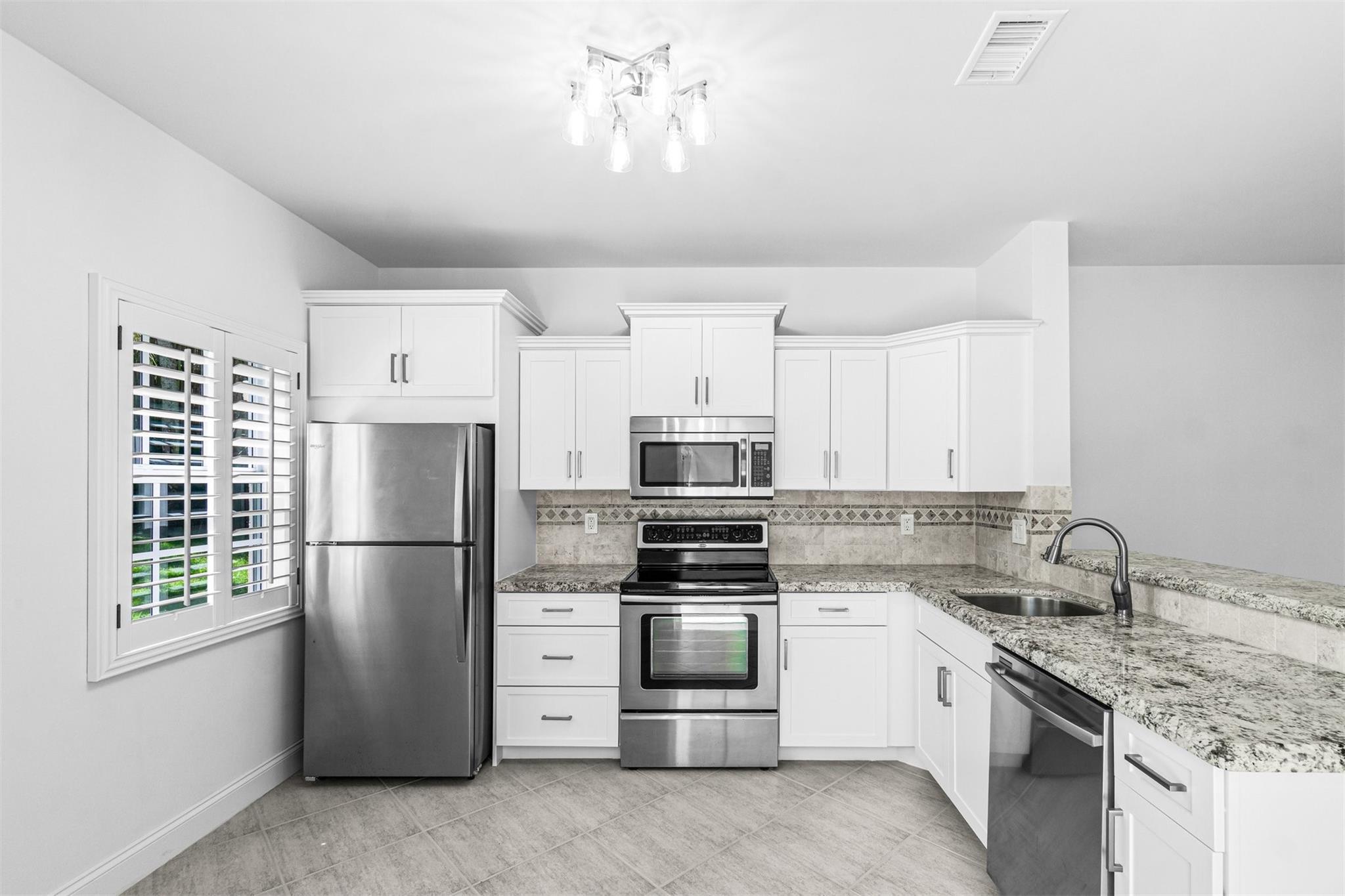 6510 Via Regina 6510