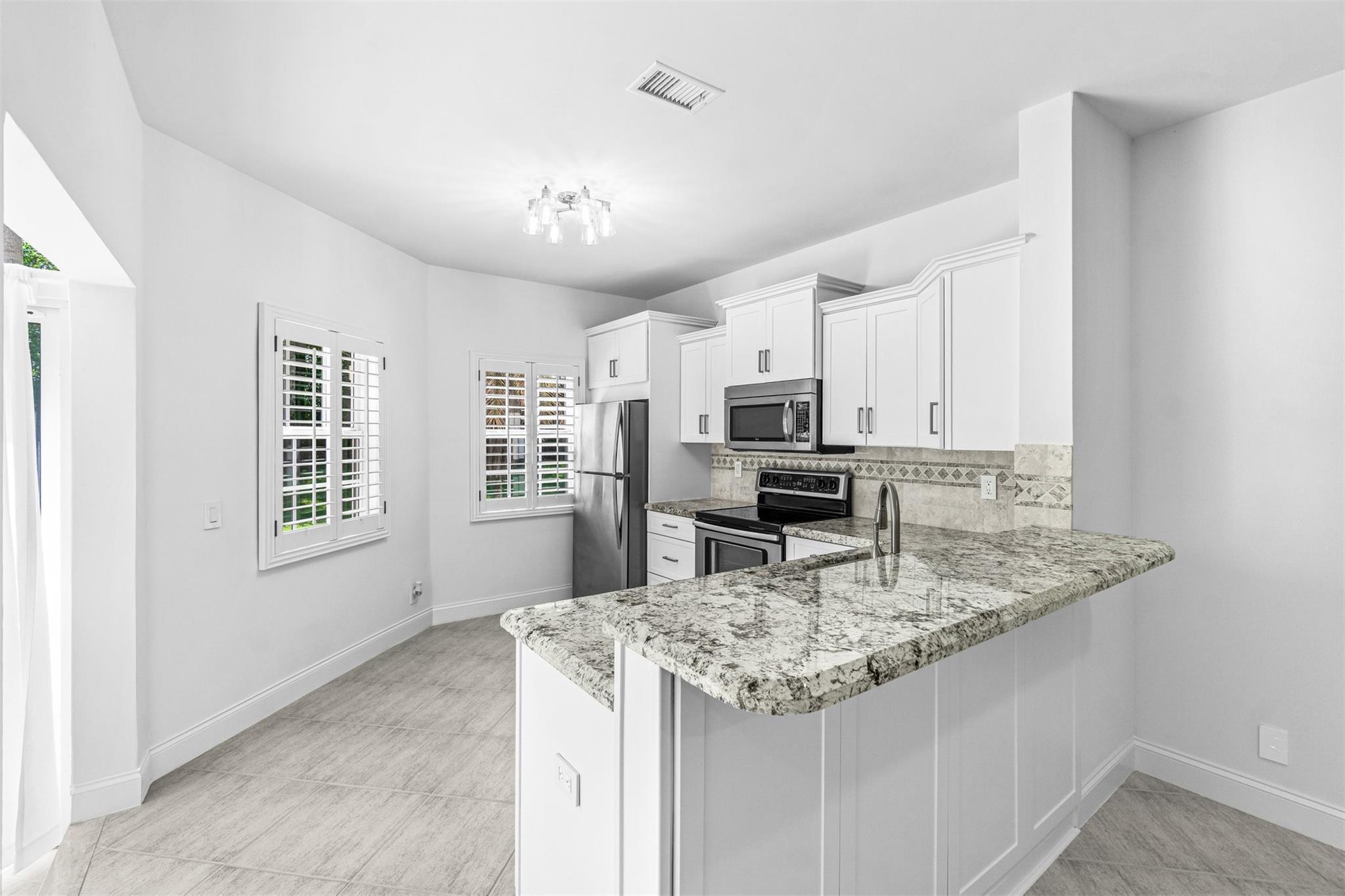 6510 Via Regina 6510