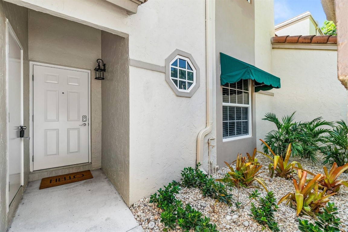 6510 Via Regina 6510