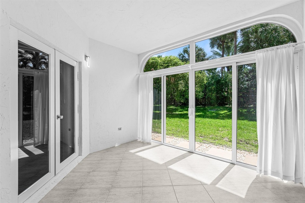 6510 Via Regina 6510