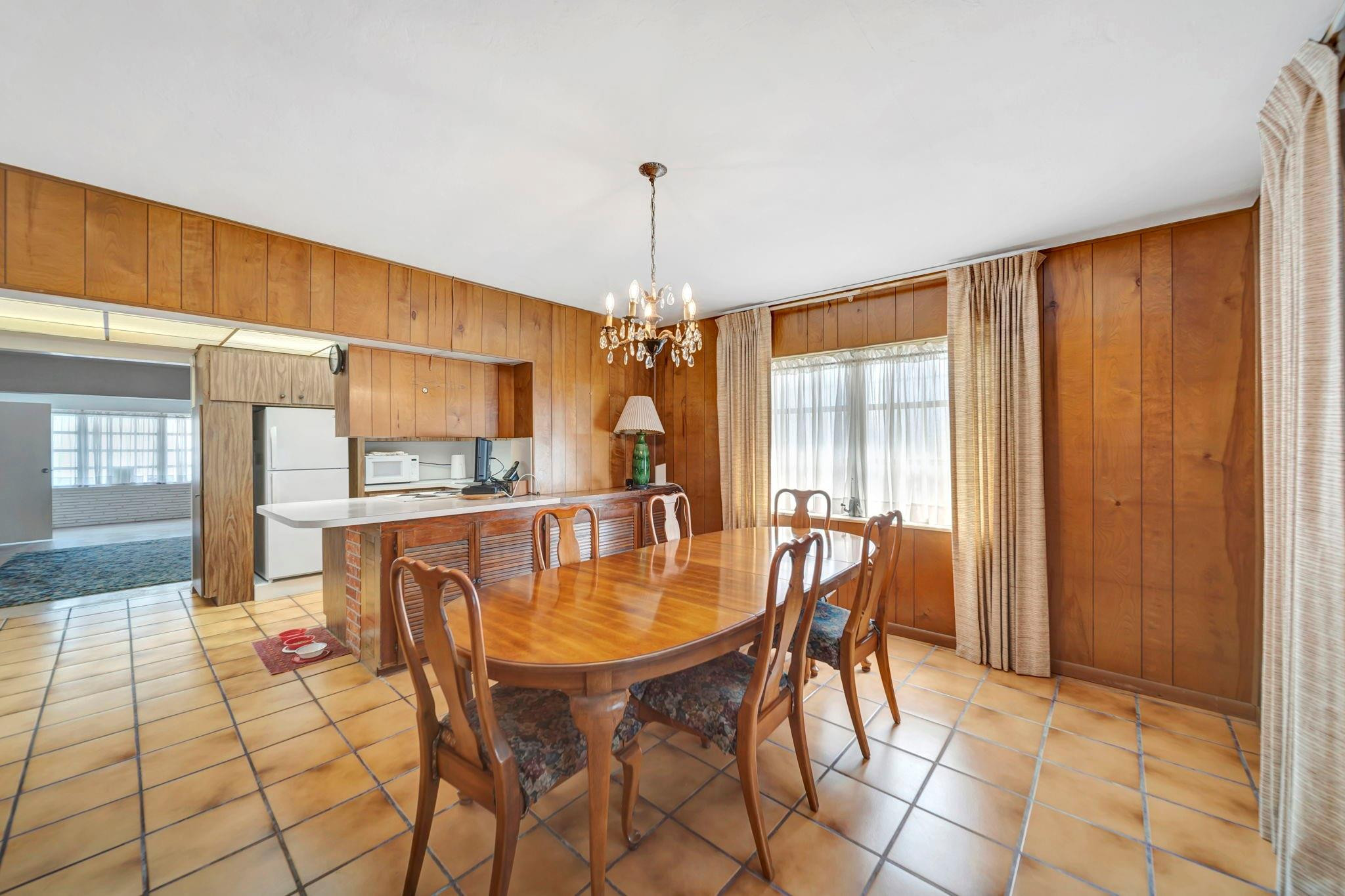 1122 NE 16th St