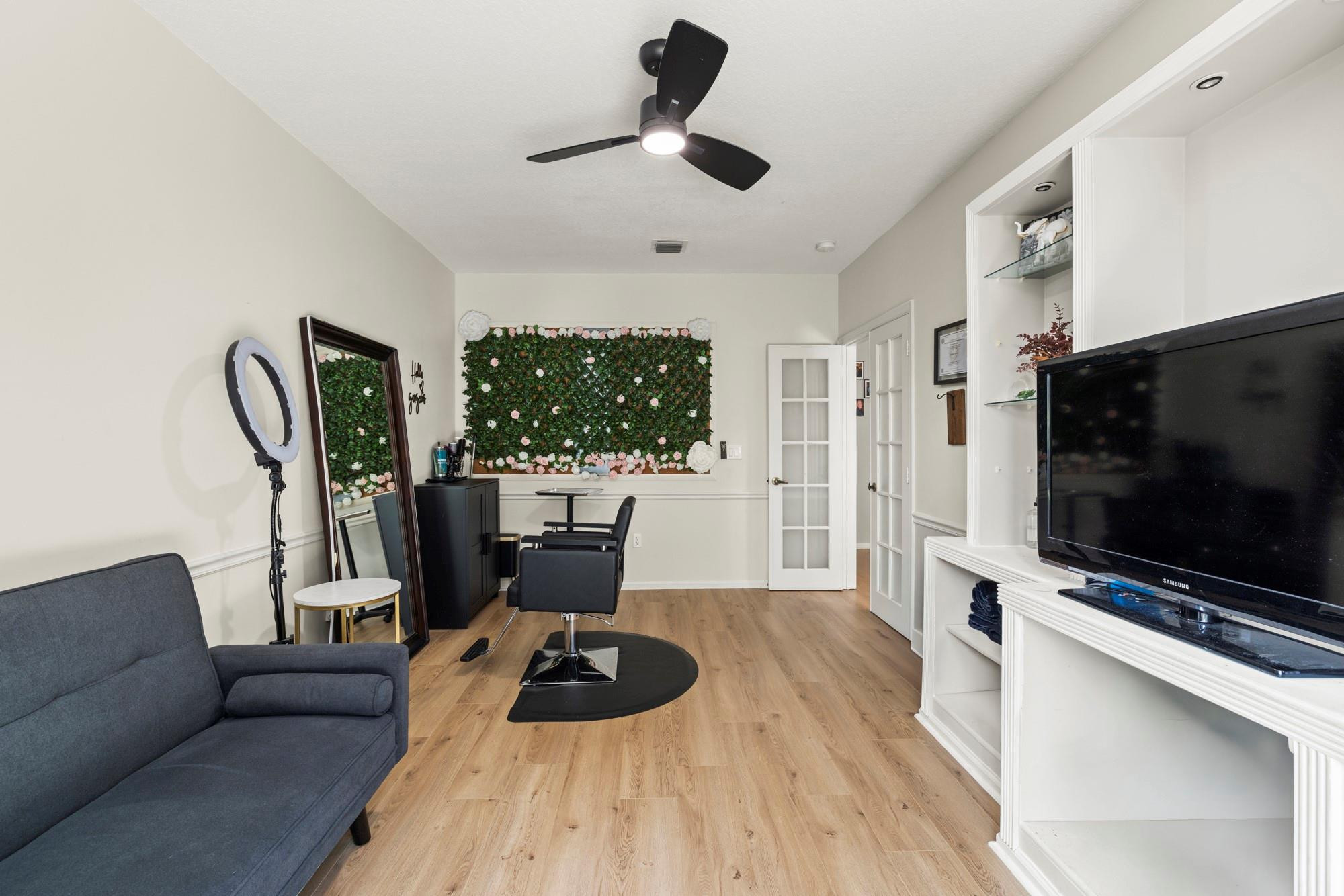 6570 Waverly Lane