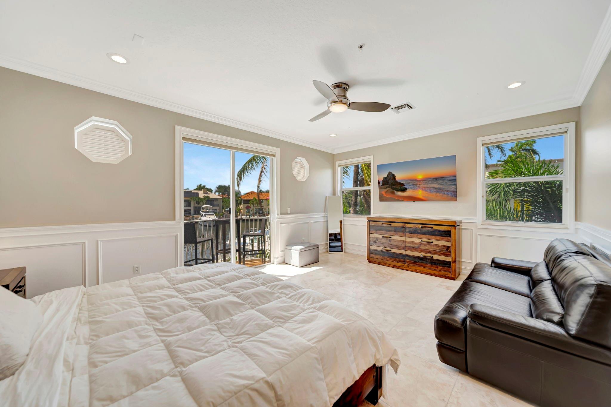 1368 BAYVIEW DR