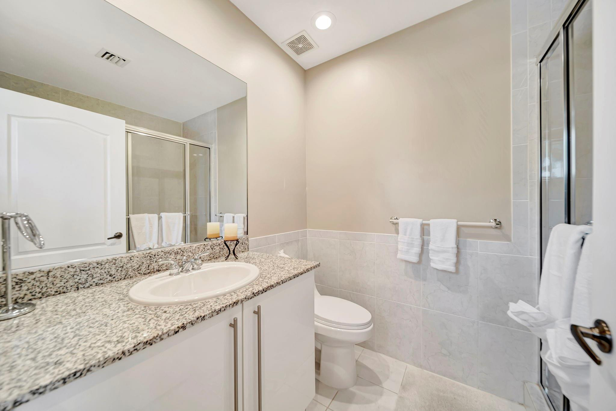 1368 BAYVIEW DR