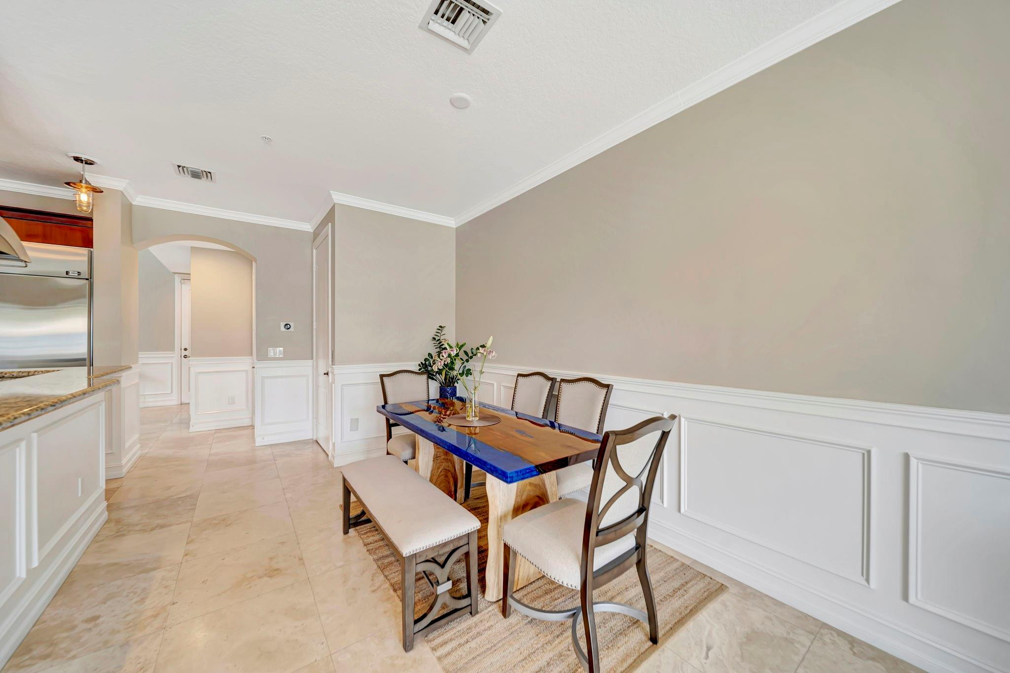 1368 BAYVIEW DR